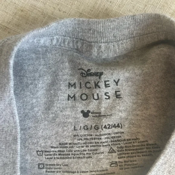 Mickey Mouse tee Vintage Good Condition. No stains or tears Large. - Picture 7 of 8